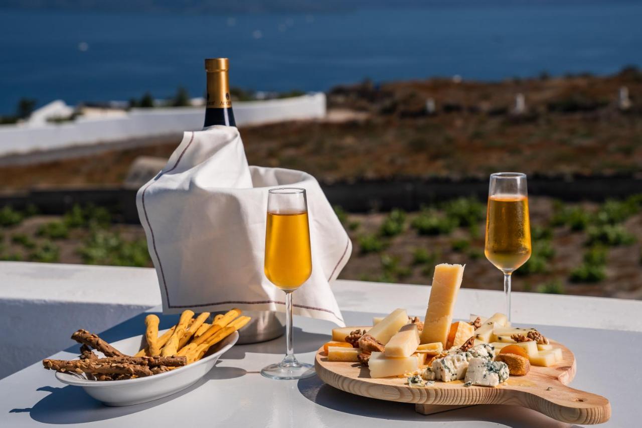 Serenita Luxury Suites Akrotírion Eksteriør billede