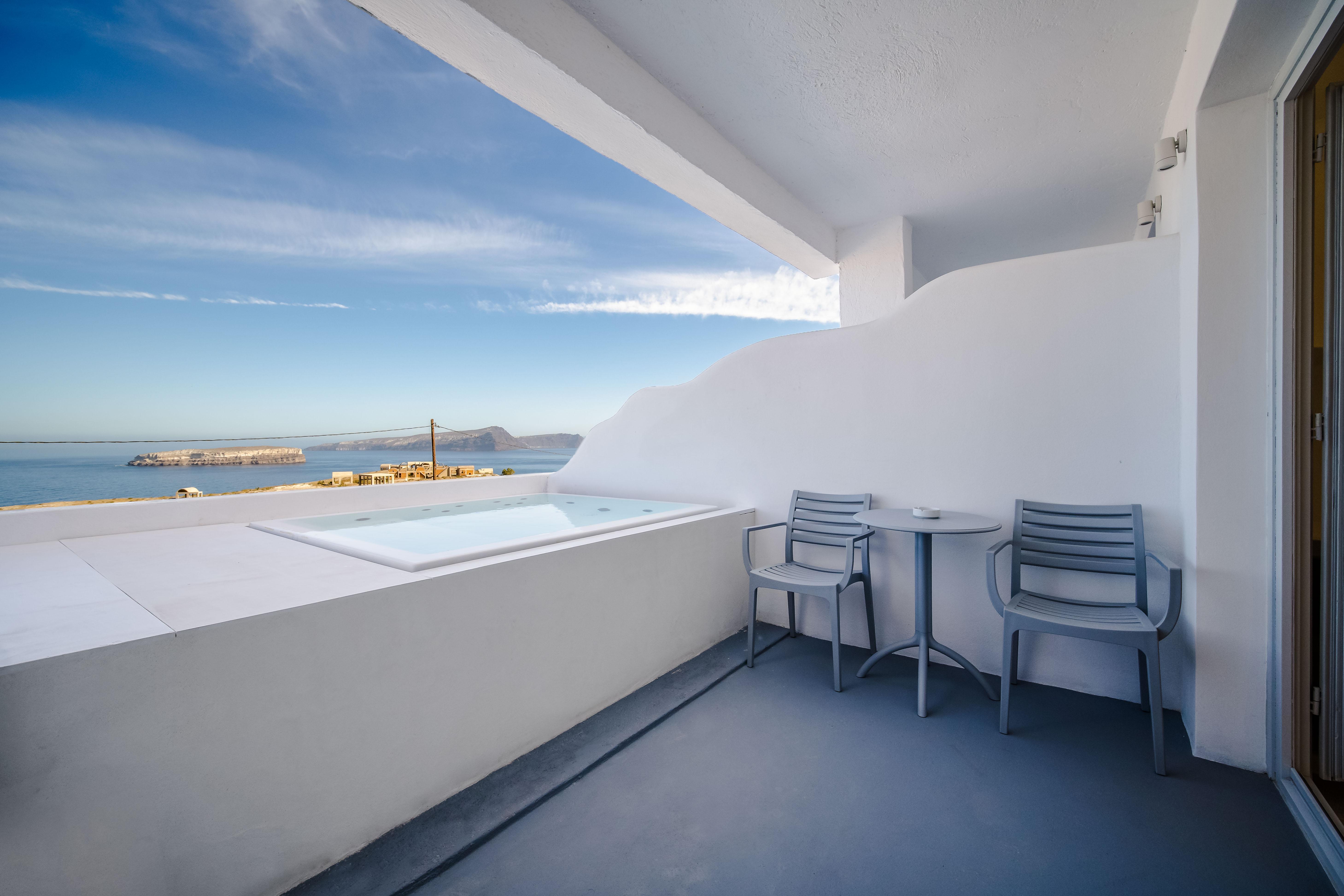 Serenita Luxury Suites Akrotírion Eksteriør billede