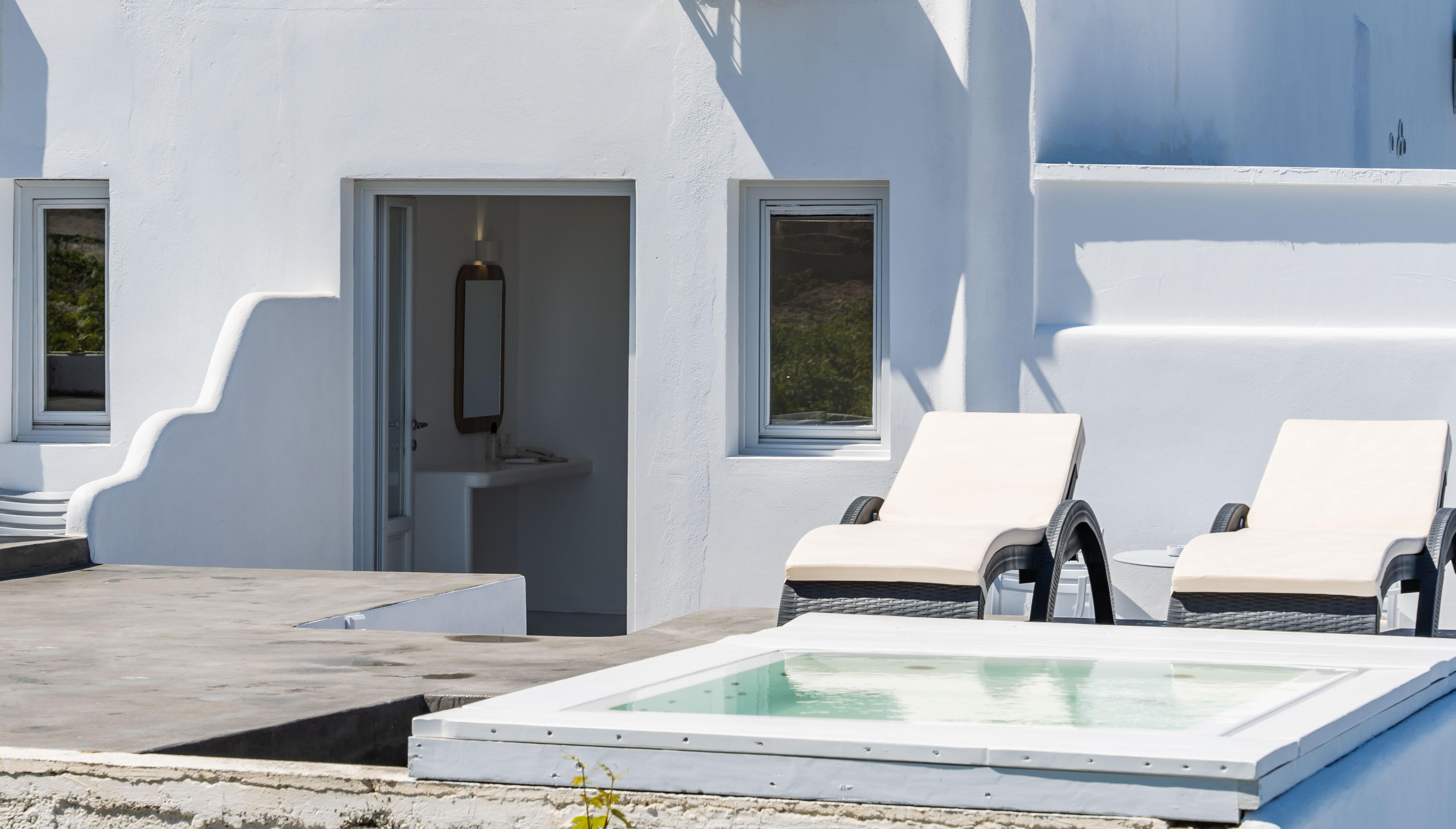 Serenita Luxury Suites Akrotírion Eksteriør billede