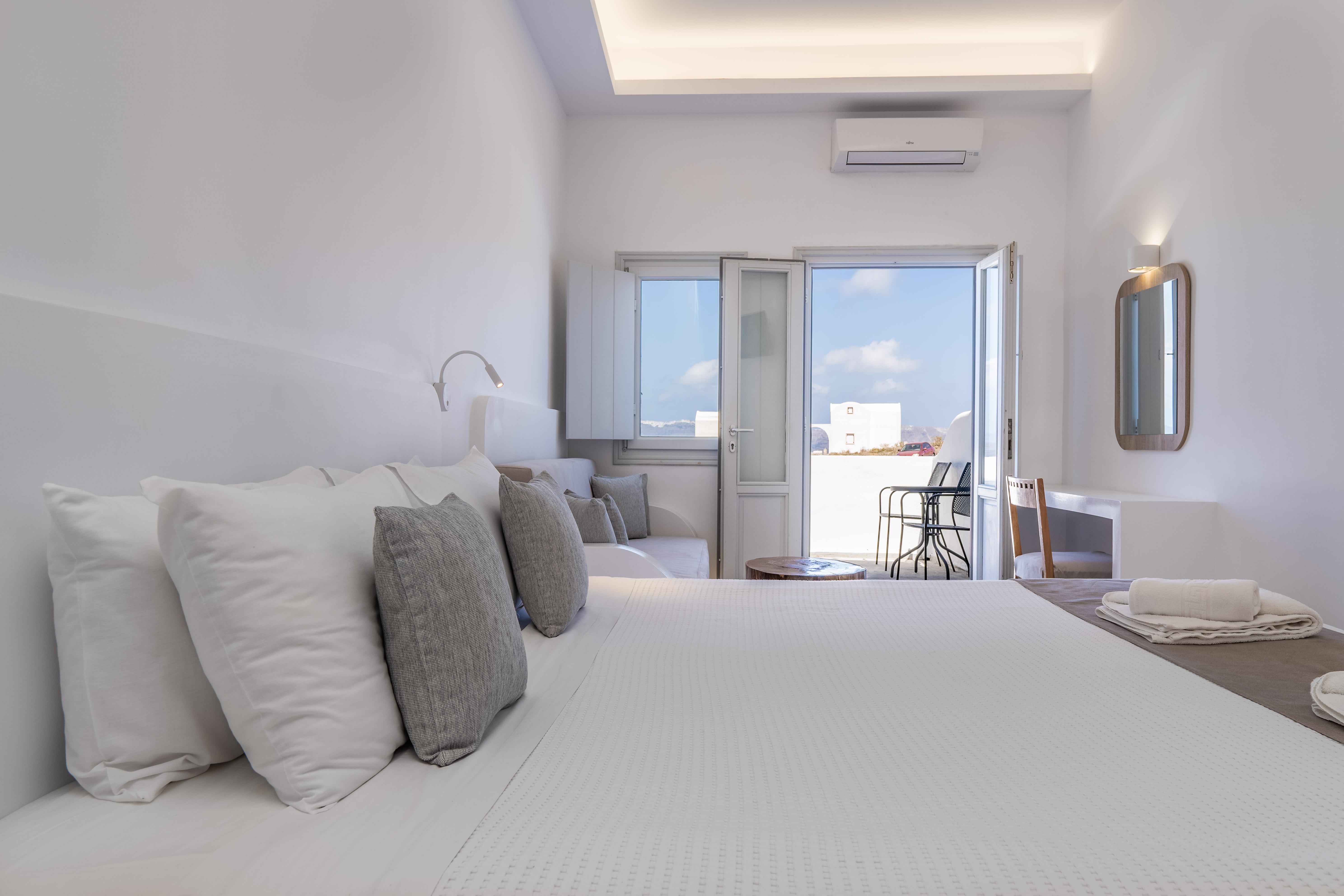 Serenita Luxury Suites Akrotírion Eksteriør billede