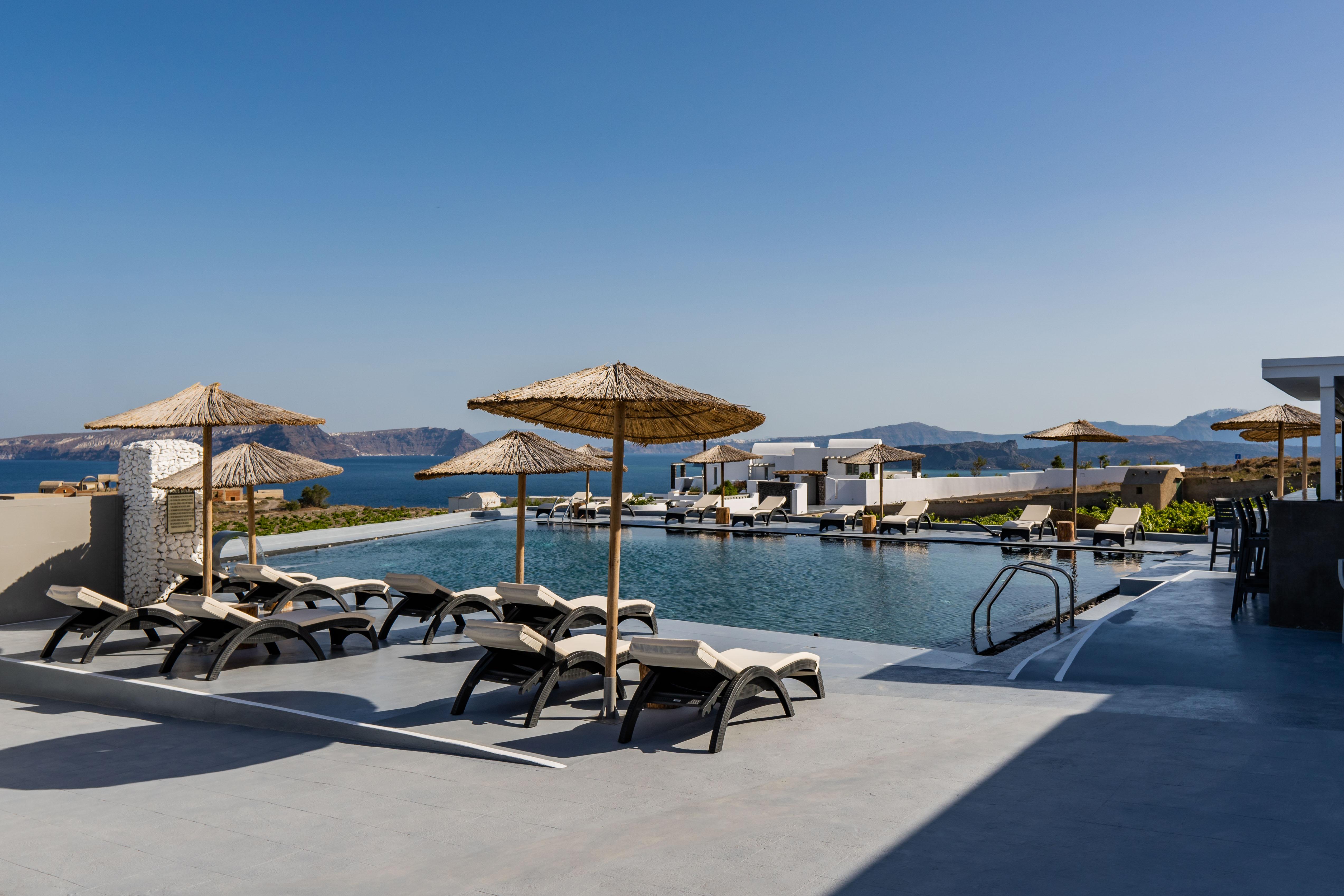 Serenita Luxury Suites Akrotírion Eksteriør billede