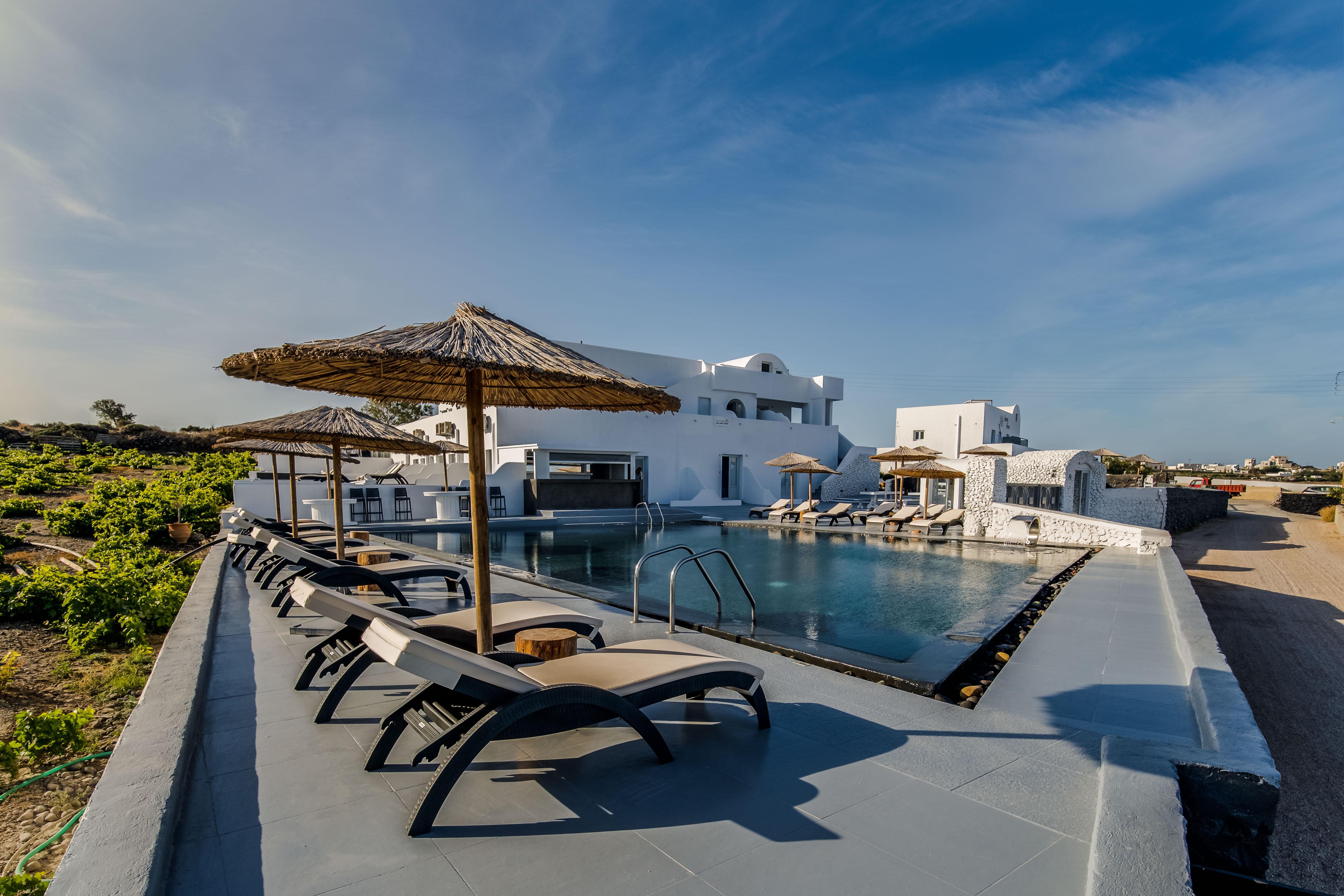 Serenita Luxury Suites Akrotírion Eksteriør billede