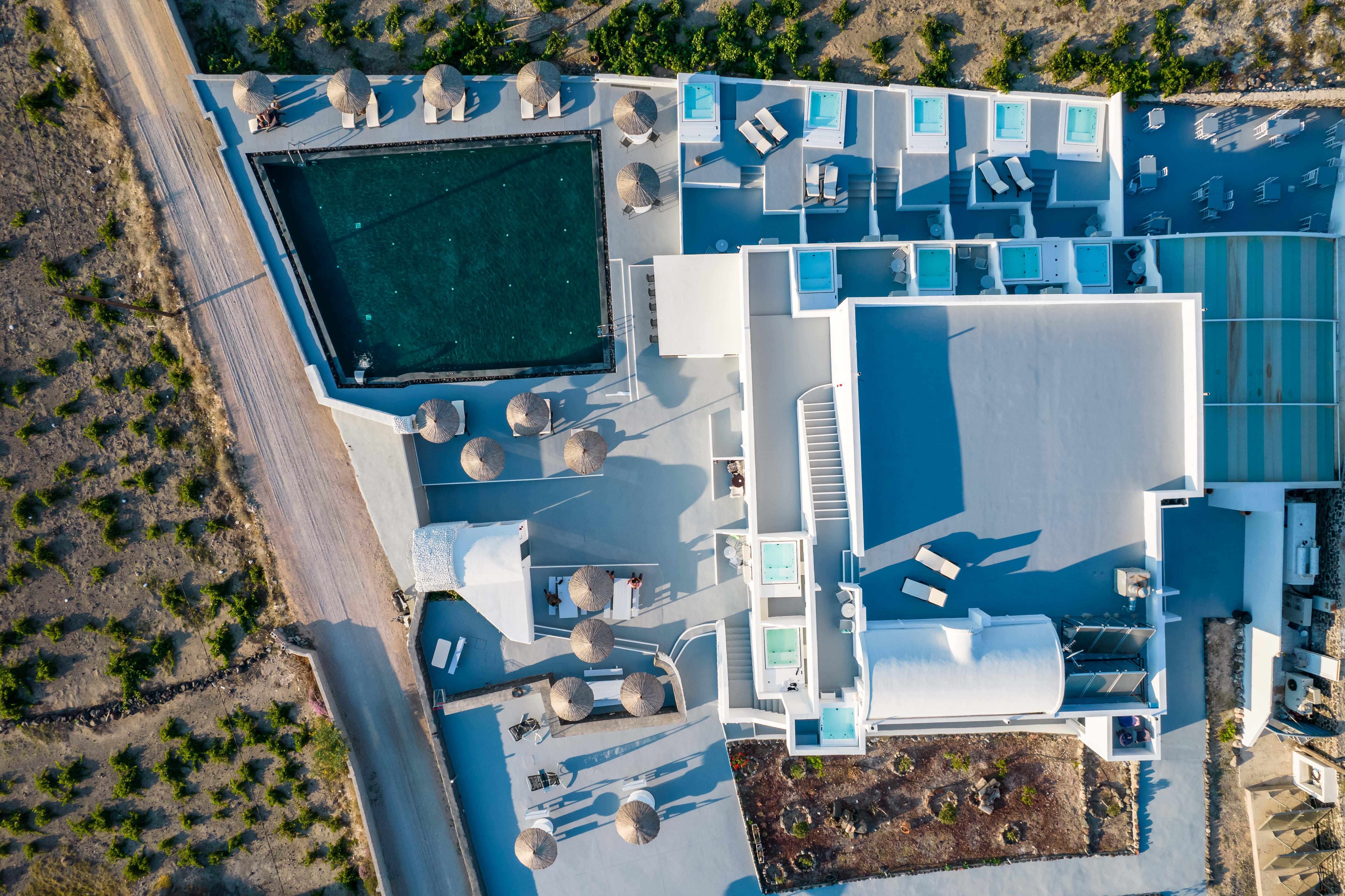 Serenita Luxury Suites Akrotírion Eksteriør billede