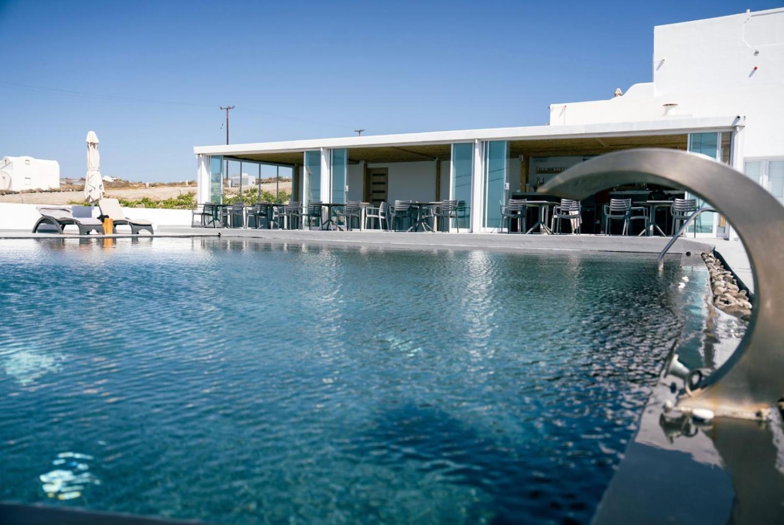 Serenita Luxury Suites Akrotírion Eksteriør billede
