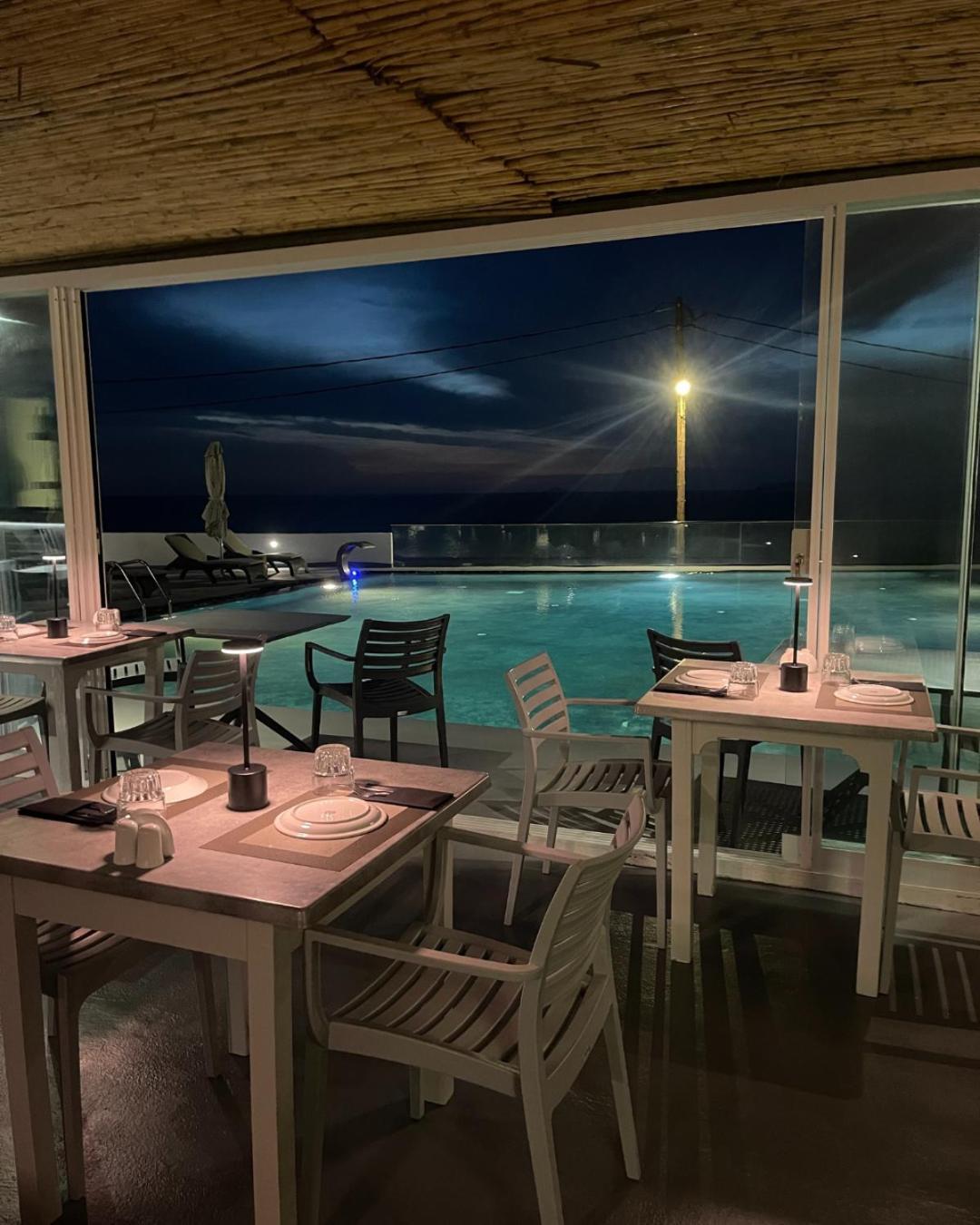 Serenita Luxury Suites Akrotírion Eksteriør billede