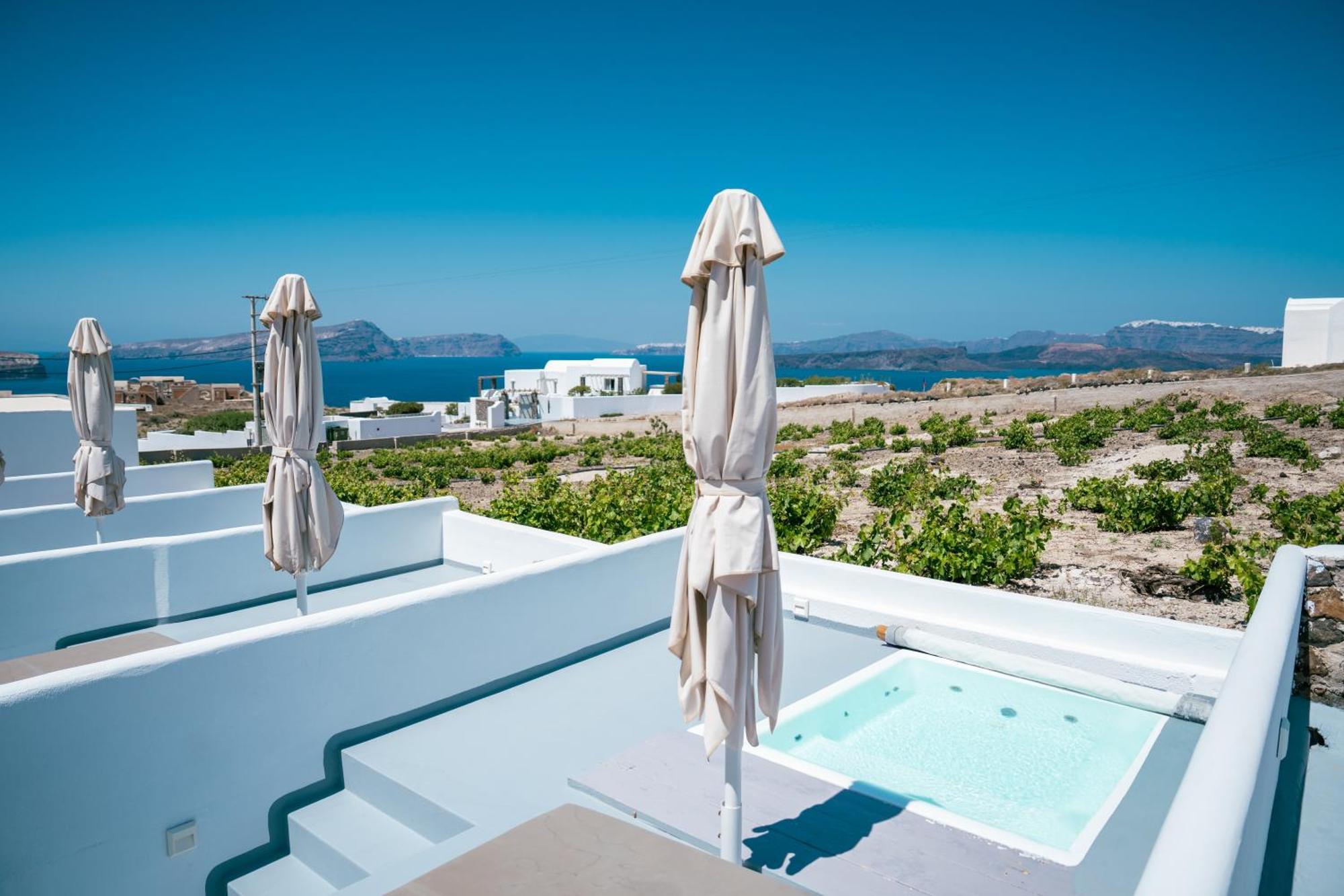Serenita Luxury Suites Akrotírion Eksteriør billede