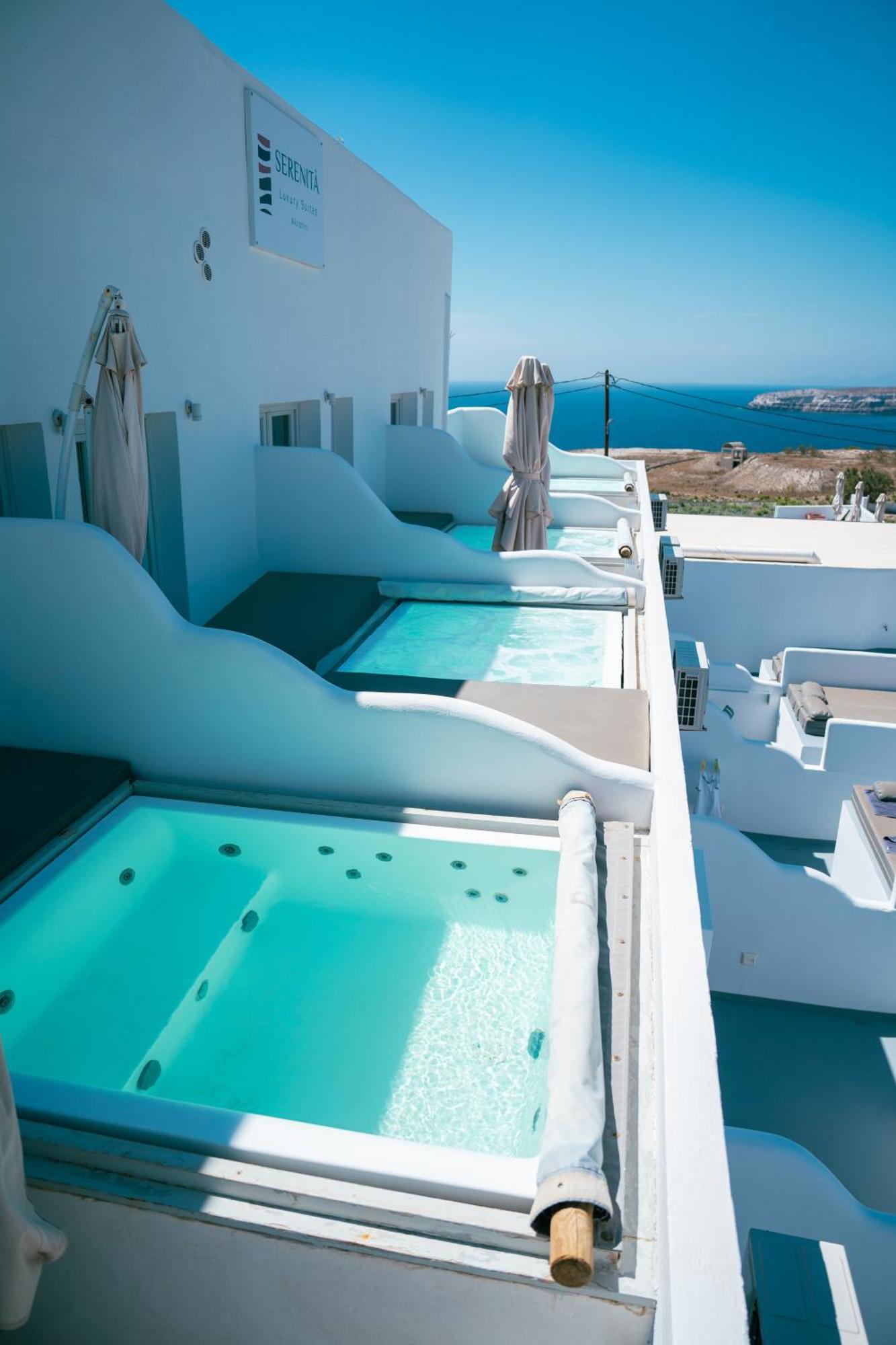 Serenita Luxury Suites Akrotírion Eksteriør billede