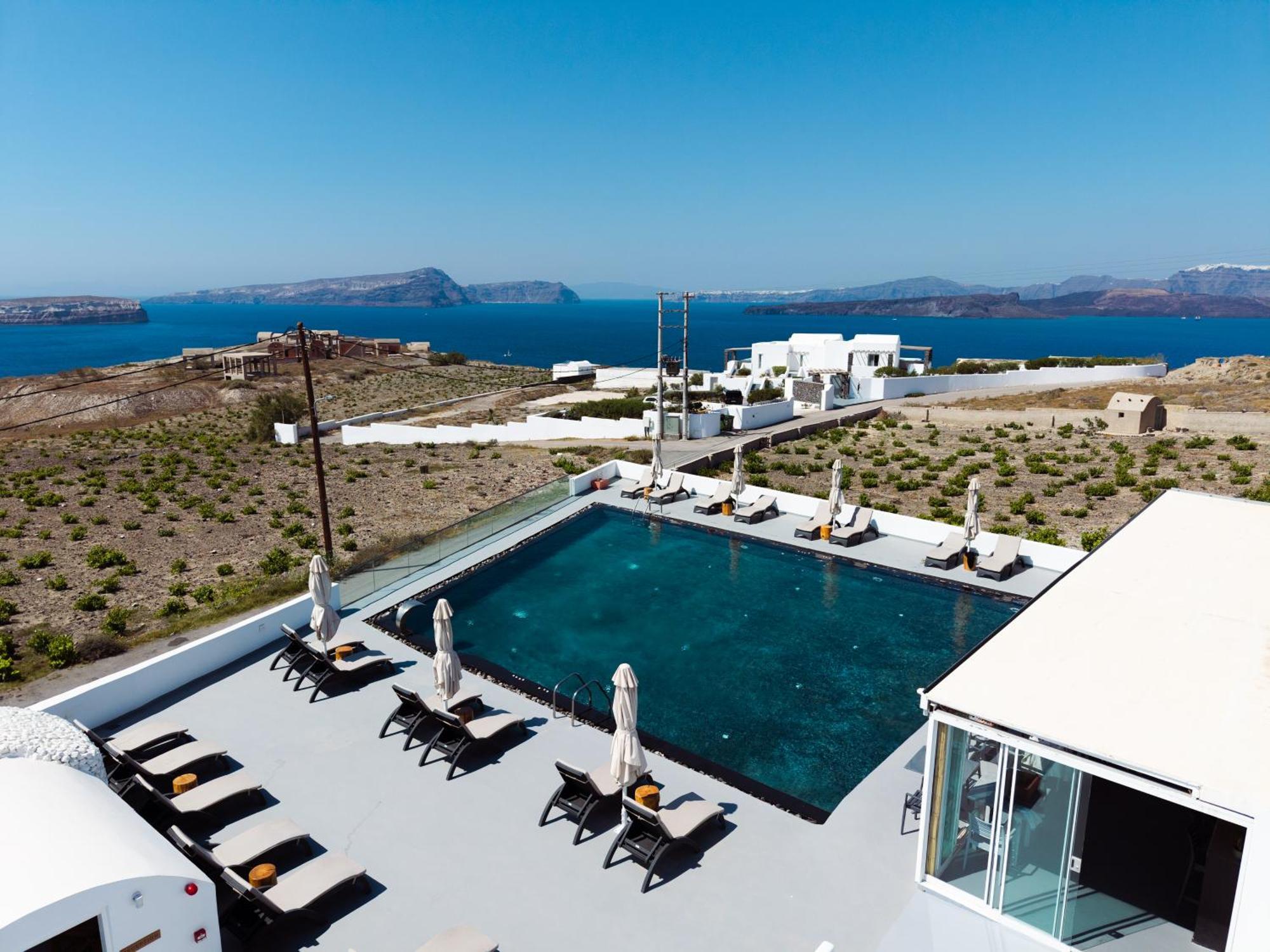 Serenita Luxury Suites Akrotírion Eksteriør billede